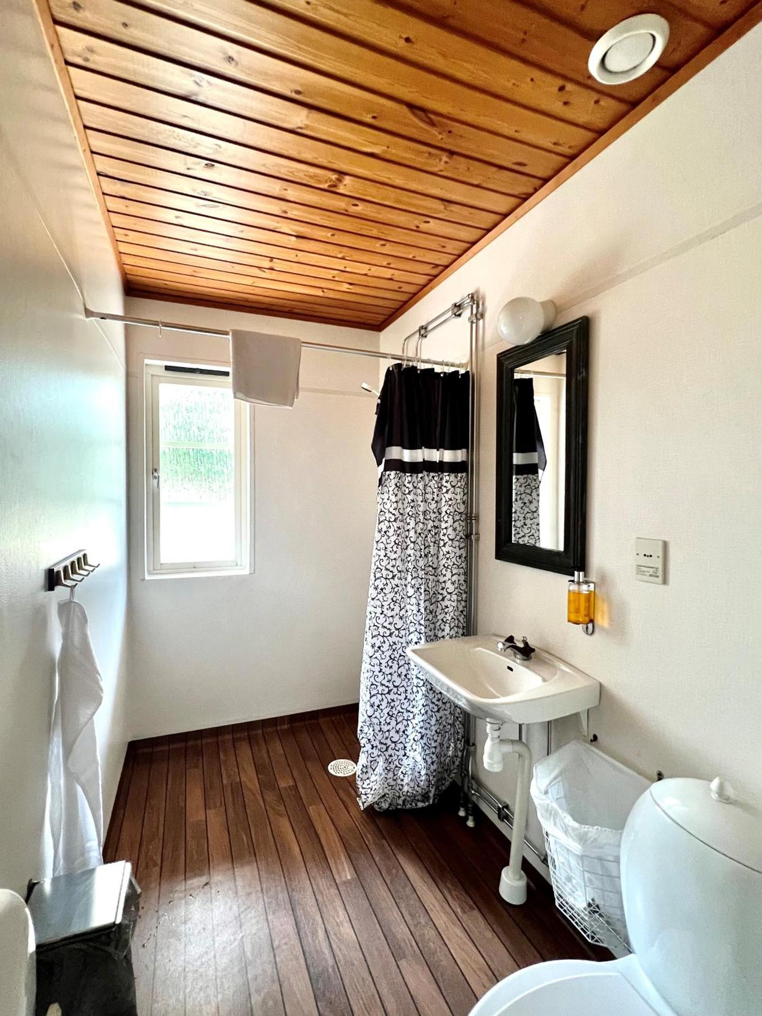 Stf Korroe Gardshotell - B&B Linneryd Luaran gambar